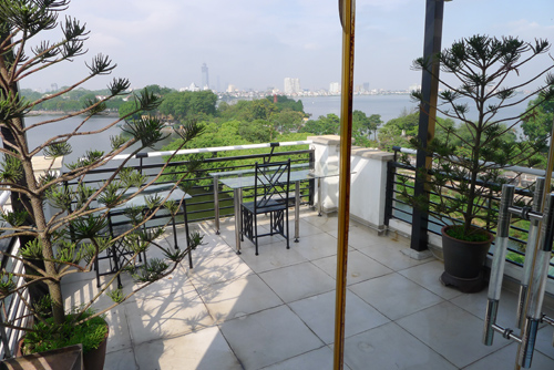 Duplex Apartment with nice balconies for rent in Truc Bach lake Hanoi