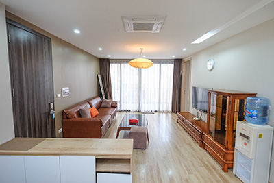 2BR Apartment 90m² for Rent – Full Furnished, Big Balcony, 50m to West Lake