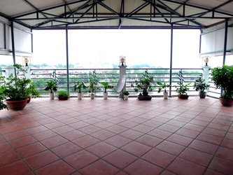 2Br Lake View Apartment in Tran Vu Str, large shared Rooftop Terrace