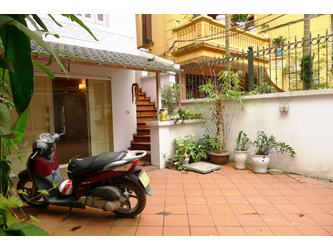 3 bedroom house with Yard in Dang Thai Mai Tay Ho Hanoi
