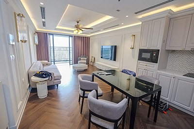 Cho thuê căn hộ 3 phòng ngủ tại tòa DLe Roi Soleil, diện tích 111m², view Sông Hồng