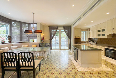 3-Bedroom Villa for Rent in Vinhomes Riverside | Anh Dao Area 250m2