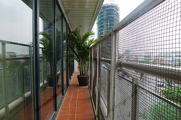 4 Bedroom Luxury & Spacious, Lake Vview Serviced Apartment in Hanoi 25
