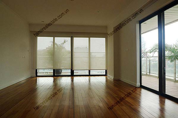 4 Bedroom Luxury & Spacious, Lake Vview Serviced Apartment in Hanoi 31