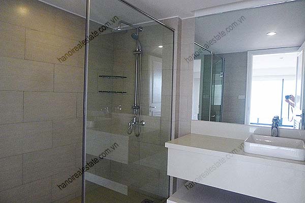 4 Bedroom Luxury & Spacious, Lake Vview Serviced Apartment in Hanoi 32
