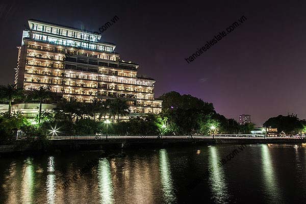 4 Bedroom Luxury & Spacious, Lake Vview Serviced Apartment in Hanoi 37