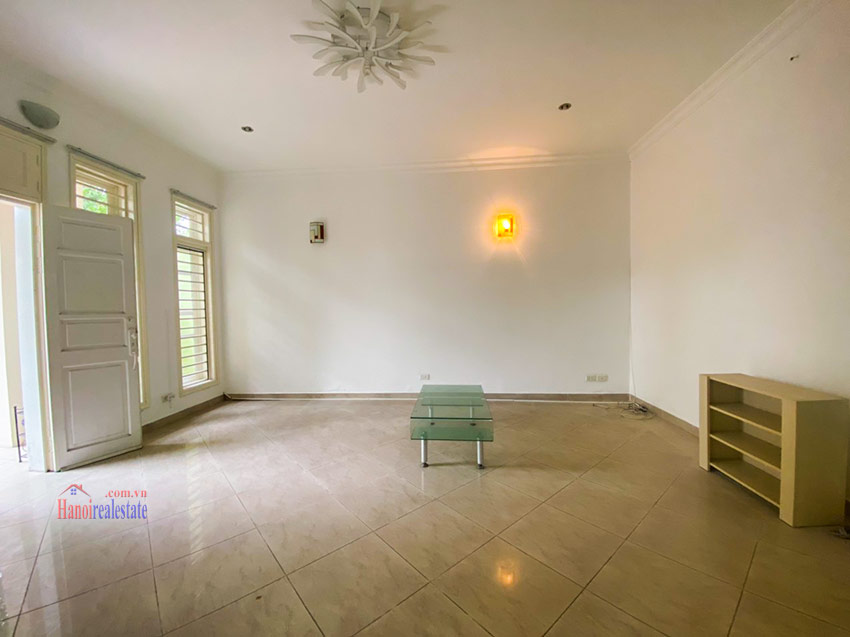 5-bedroom house a few steps away from UNIS in Ciputra 4
