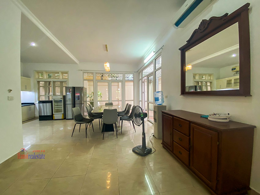 5-bedroom house a few steps away from UNIS in Ciputra 6