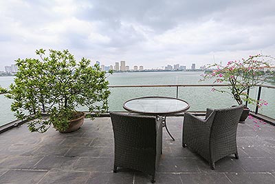 Amazing West lake view top floor apartment to rent in Tay Ho
