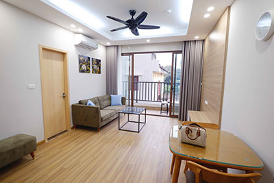 Cho thuê căn hộ quận Ba Đình: Một phòng ngủ, đẹp, hiện đại, tầng cao, đầy đủ dịch vụ cao cấp