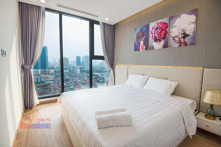 Attractively modernized apartment with 3 bedrooms in M2 Tower Vinhomes Metropolis Hanoi 15