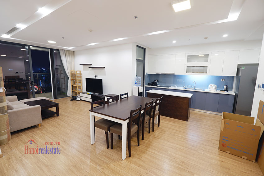 Attractively modernized apartment with 4 bedrooms in M2 Vinhomes Metropolis, Hanoi 1