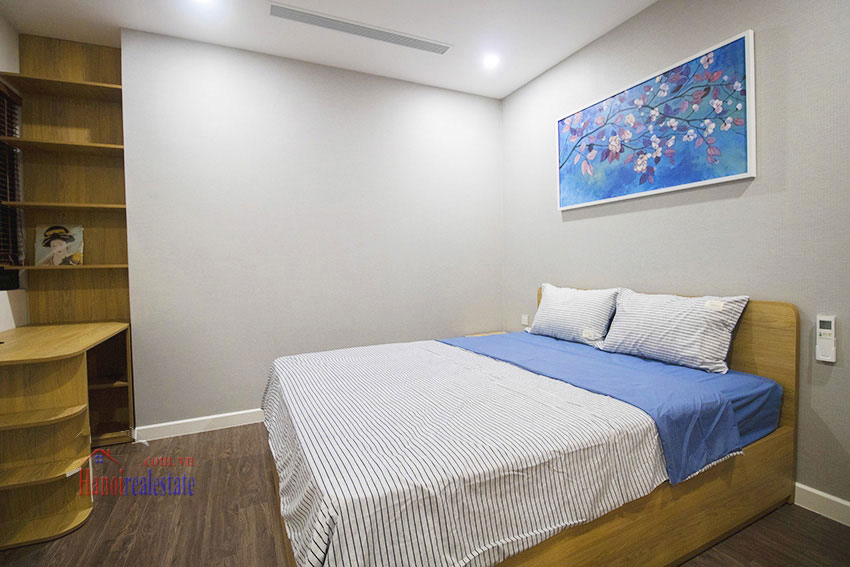Beautiful 02 bedroom apartment with Hanoi City view in Sunshine City 11