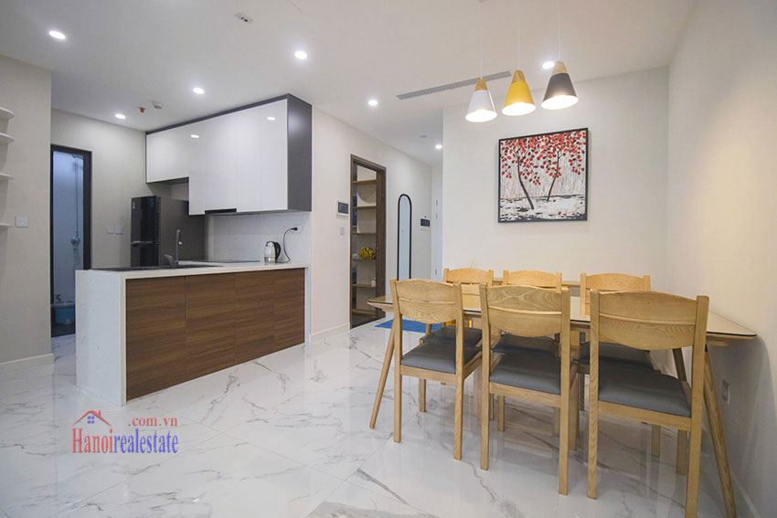 Beautiful 02 bedroom apartment with Hanoi City view in Sunshine City 6