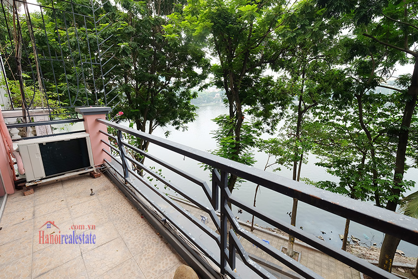 Beautiful 2 bedroom apartment with lake view in Truc Bach 14