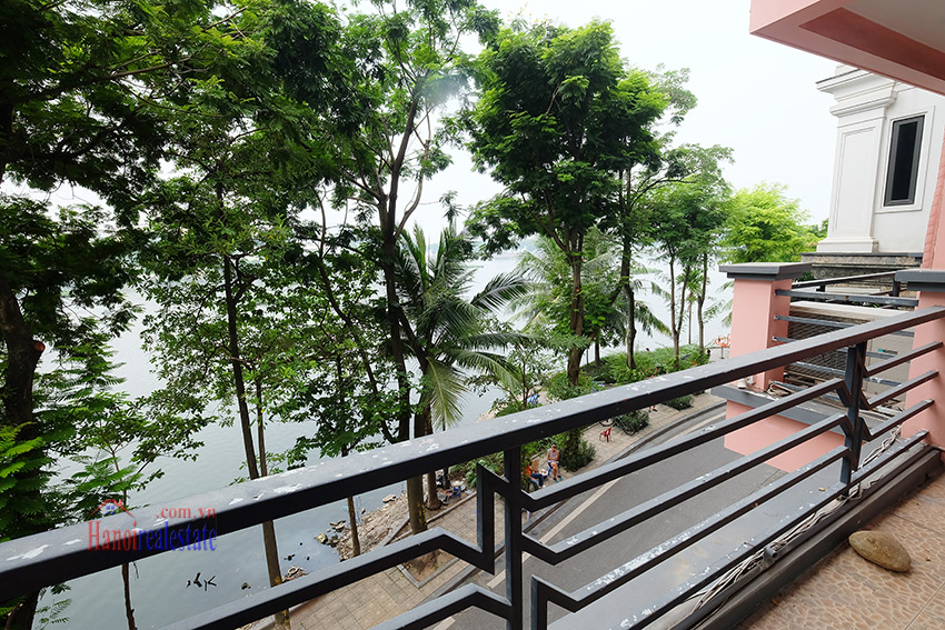 Beautiful 2 bedroom apartment with lake view in Truc Bach 5