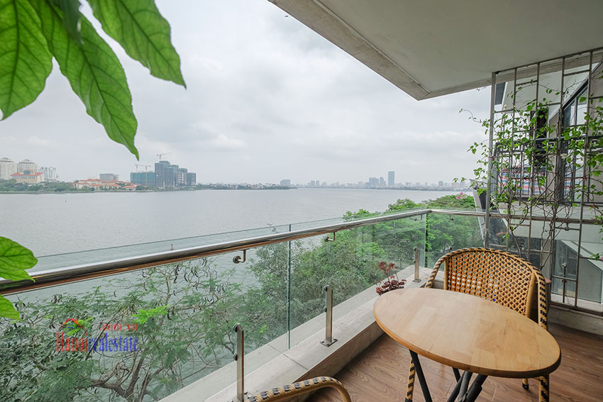 Beautiful 2 bedrooms lake view apartment on Nhat Chieu 4