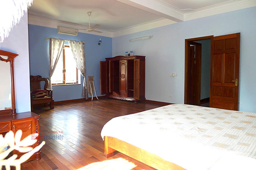 Beautiful 4 bedroom house with swimming pool on An Duong Vuong 12
