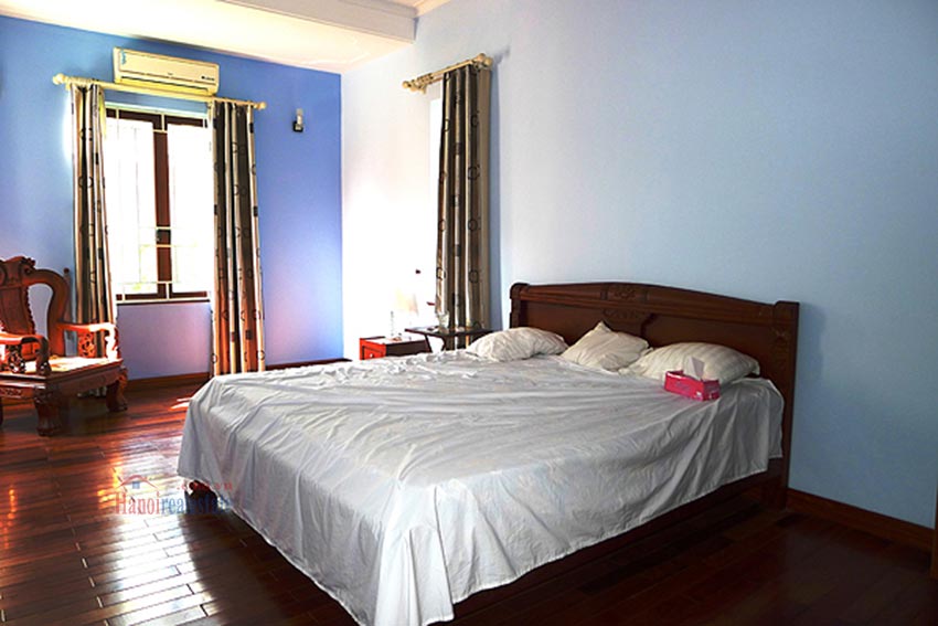 Beautiful 4 bedroom house with swimming pool on An Duong Vuong 18