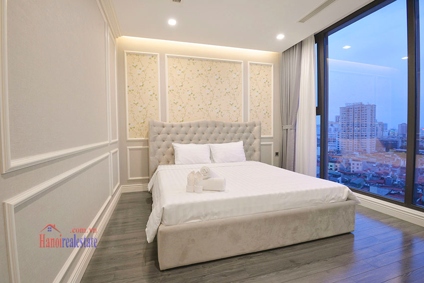 Beautiful, high floor apartment with 4 bedrooms at M2 building Vinhomes Metropolis 16