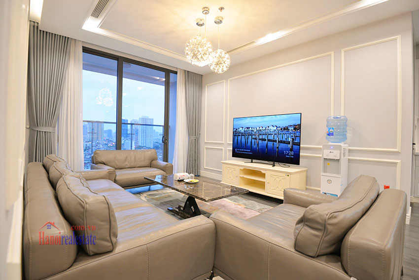 Beautiful, high floor apartment with 4 bedrooms at M2 building Vinhomes Metropolis 3