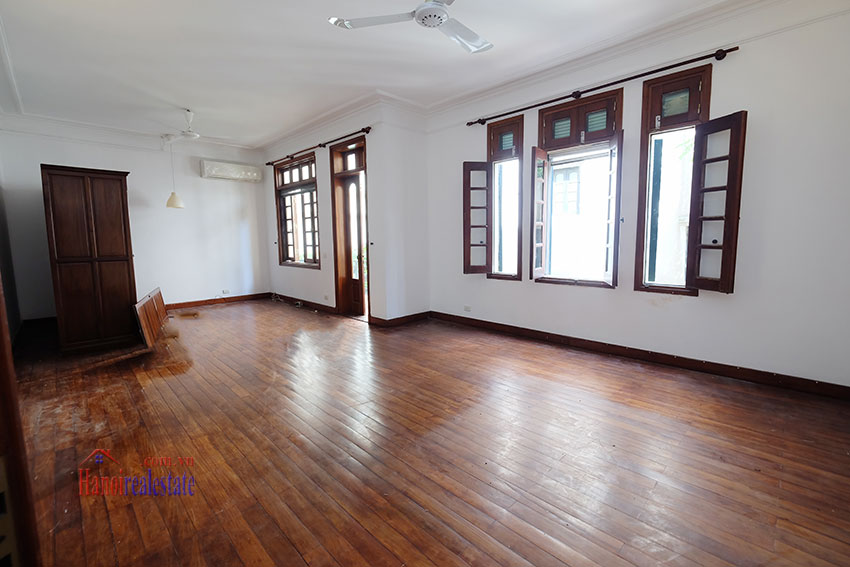 Beautiful house with front courtyard & big terrace in Tay Ho 12