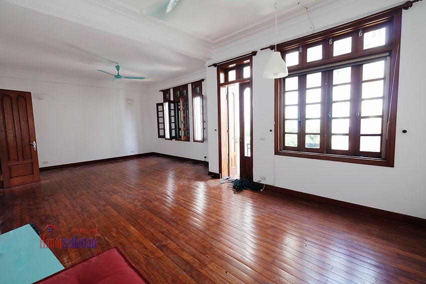 Beautiful house with front courtyard & big terrace in Tay Ho 16