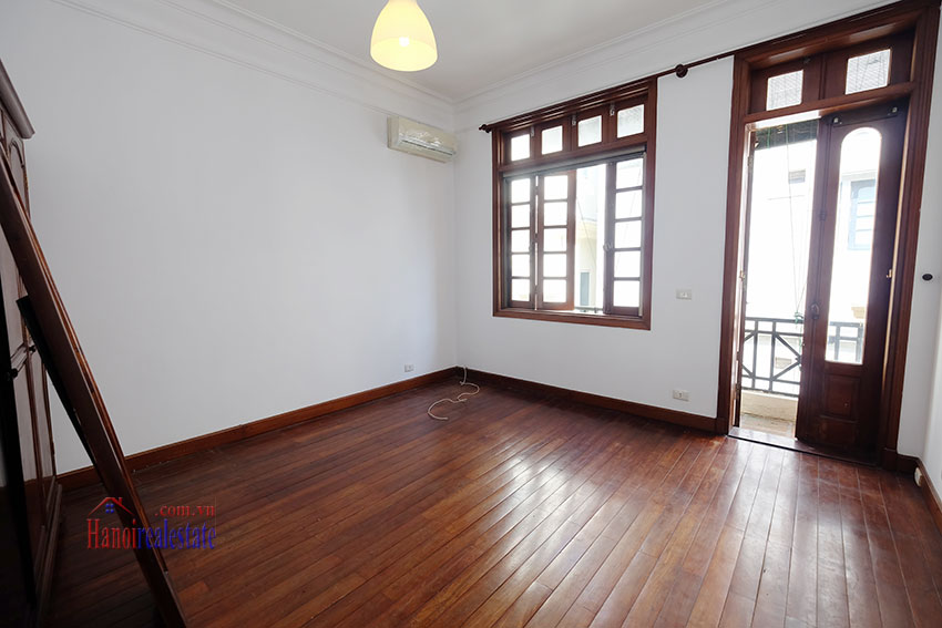 Beautiful house with front courtyard & big terrace in Tay Ho 18
