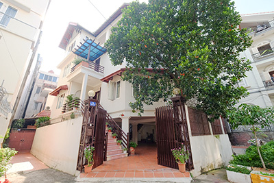 Beautiful house with swimming pool on Dang Thai Mai, Car access