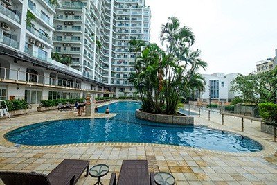Beautiful lake view apartment for rent with 3 bedrooms, 2 bathrooms in golden west lake