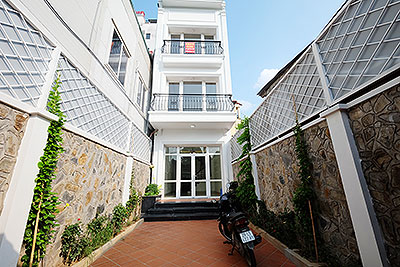 Brand new 4-bedroom house with front yard in Tay Ho