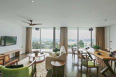 Cho thuê căn hộ 4 phòng ngủ, hiện đại đường Đặng Thai Mai, Tây Hồ.