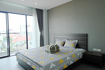 Cho thuê Căn hộ dịch vụ mới 01 phòng ngủ có ban công ở Trịnh Công Sơn
