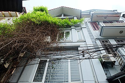 Bright 03BR house for rent in Au Co, Tay Ho Dist