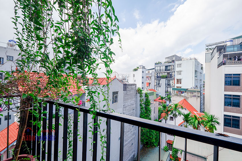 Bright apartment with 02 bedrooms on Trinh Cong Son street 13