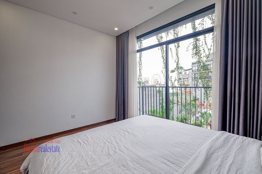Bright apartment with 02 bedrooms on Trinh Cong Son street 16