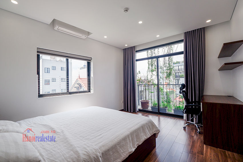 Bright apartment with 02 bedrooms on Trinh Cong Son street 9