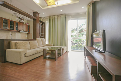 Cho thuê căn hộ 1 phong ngủ, giá rẻ, rộng, có sẵn máy giặt trong căn hộ tại phố Đặng Thai Mai, Hà Nội