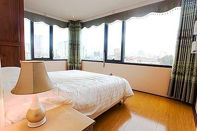 Cau Giay Dist: 02 bedroom apartment in Nguyen Phong Sac