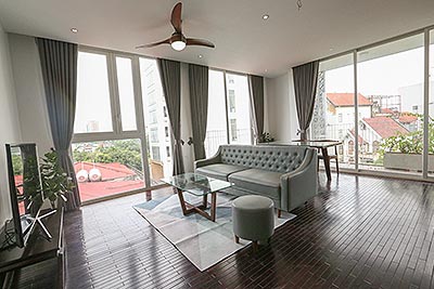 Charming 02 bedroom apartment for rent on Au Co with wooden style