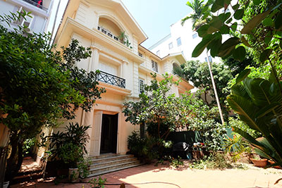 Charming 03BRs house in quiet location on To Ngoc Van, car access