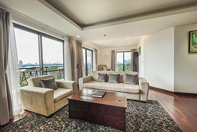 Charming 2 bedroom Apartment with lake view in Elegant Suites Westlake