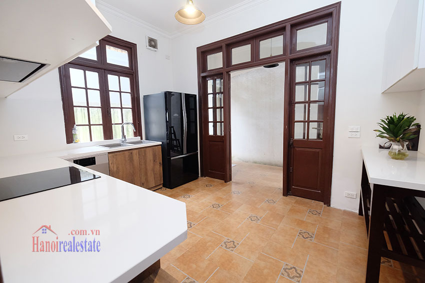 Charming 3 bedroom house with surrounding courtyard on Xuan Dieu 13