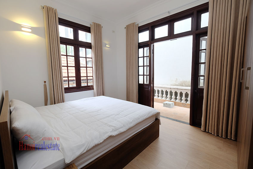 Charming 3 bedroom house with surrounding courtyard on Xuan Dieu 22
