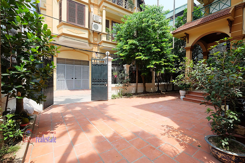 Charming 4 bedroom house with large courtyard on To Ngoc Van 3