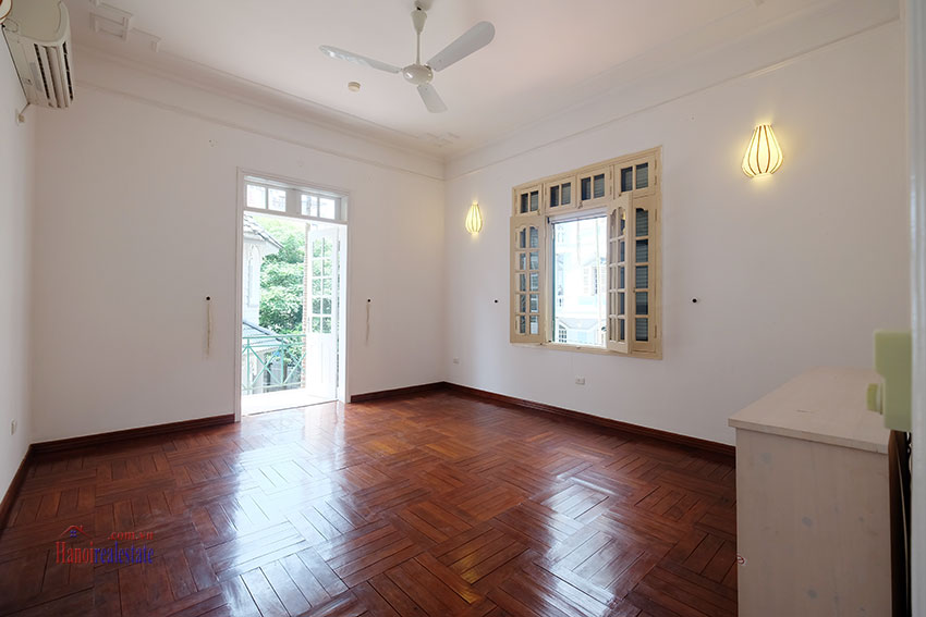 Charming 4 bedroom house with large courtyard on To Ngoc Van 11