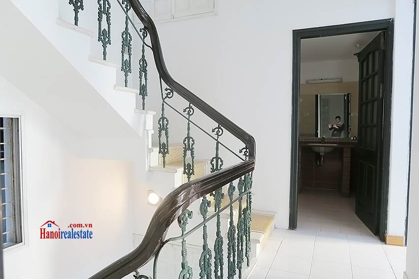 Charming 5 bedroom house with large courtyard in Tay Ho 19
