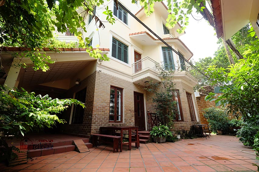 Charming 5 bedroom house with large garden on To Ngoc Van 1