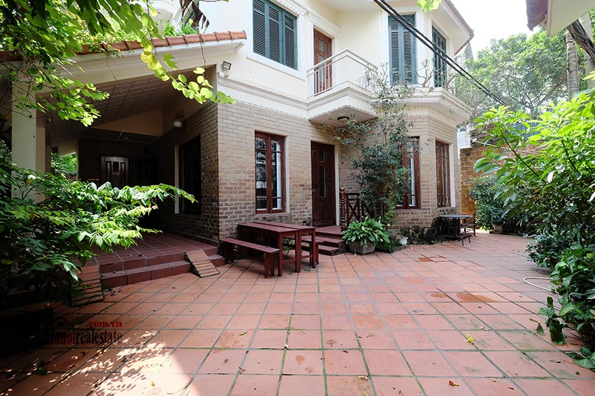 Charming 5 bedroom house with large garden on To Ngoc Van 2