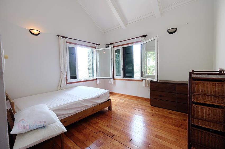 Charming 5 bedroom house with large garden on To Ngoc Van 26